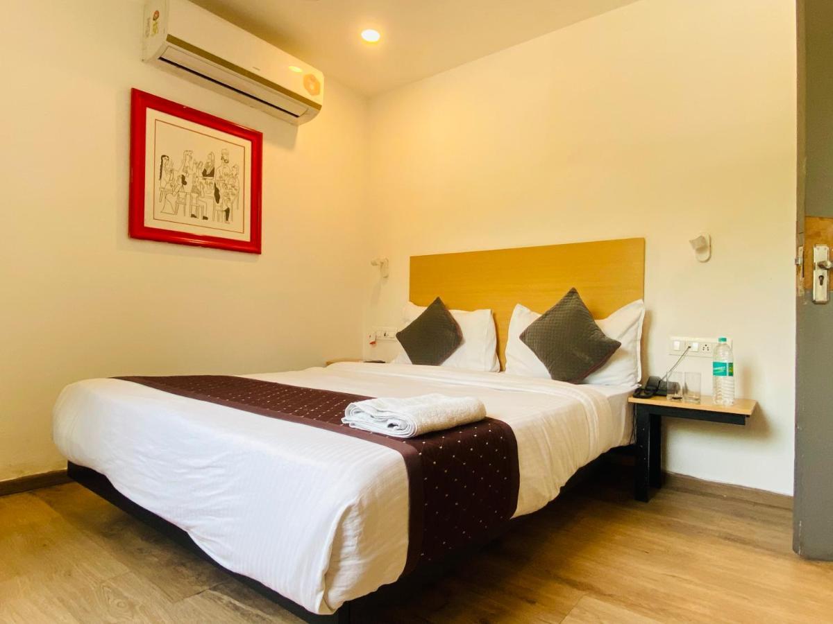 Qotel Hotel Ip Residency East Delhi Preet Vihar Нью-Дели Экстерьер фото
