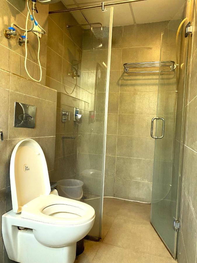 Qotel Hotel Ip Residency East Delhi Preet Vihar Нью-Дели Экстерьер фото