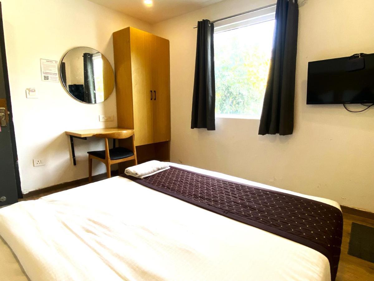 Qotel Hotel Ip Residency East Delhi Preet Vihar Нью-Дели Экстерьер фото