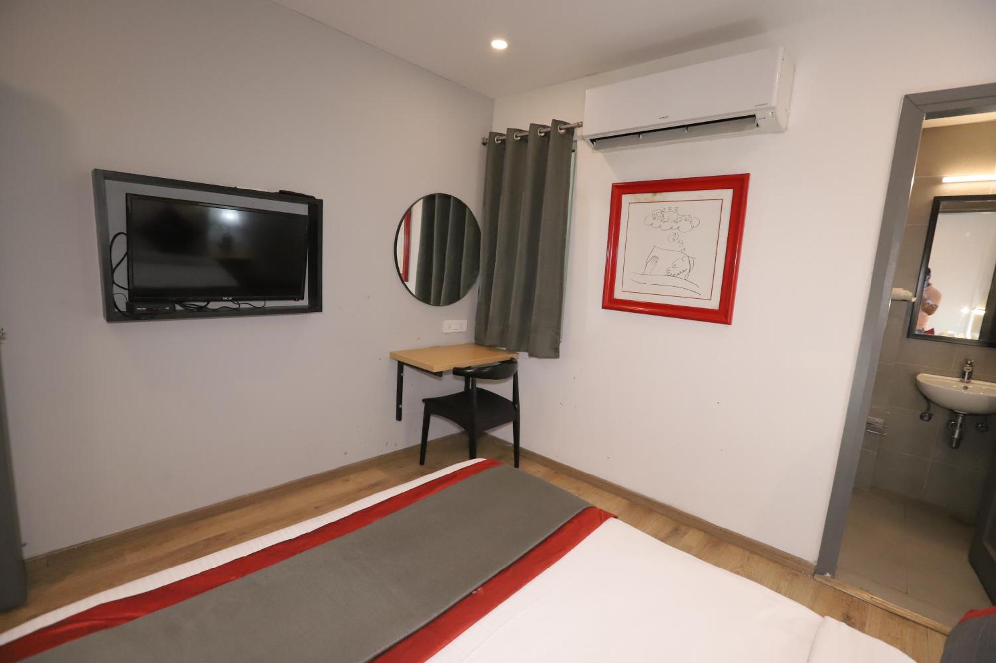 Qotel Hotel Ip Residency East Delhi Preet Vihar Нью-Дели Экстерьер фото