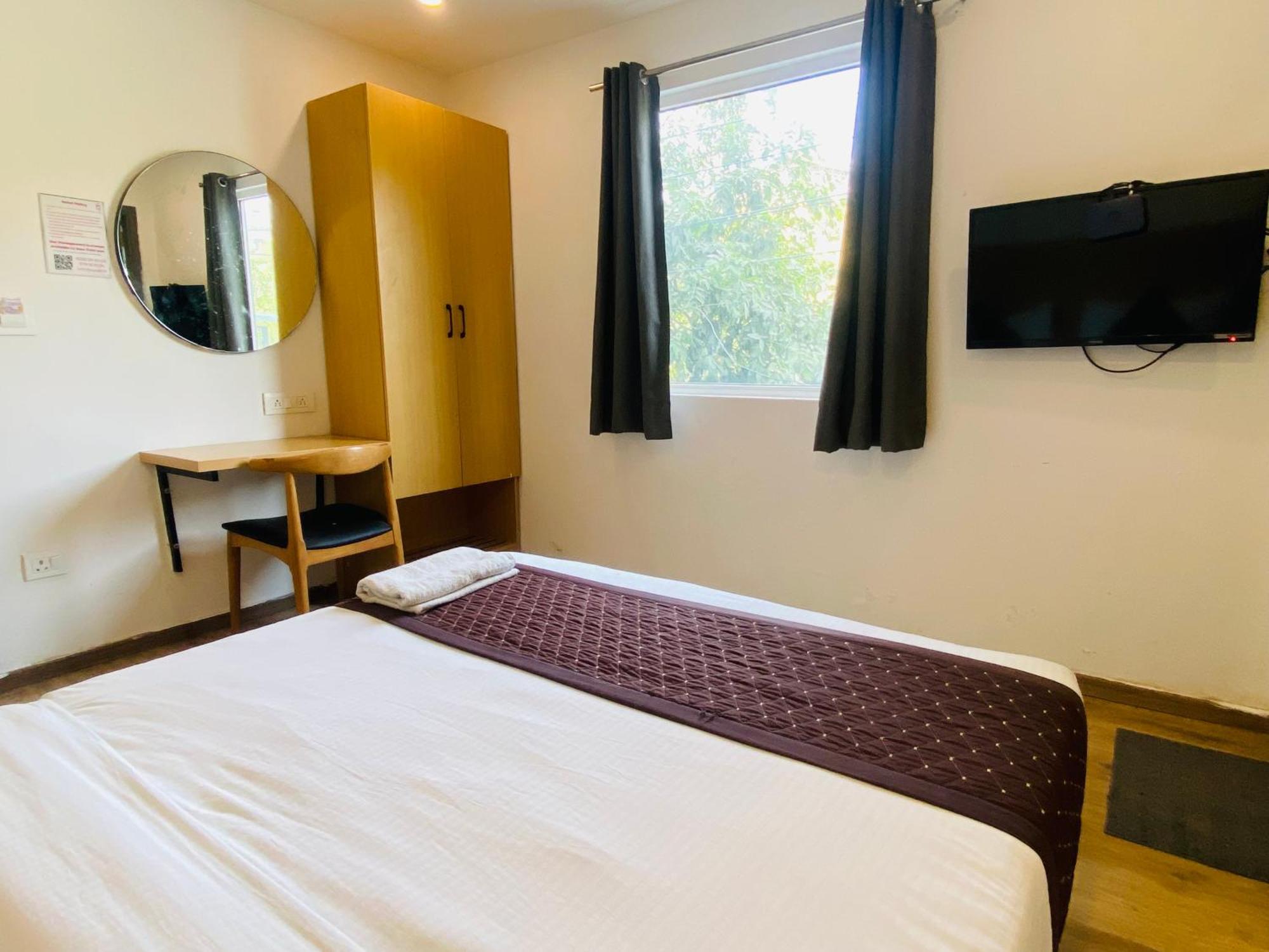 Qotel Hotel Ip Residency East Delhi Preet Vihar Нью-Дели Экстерьер фото